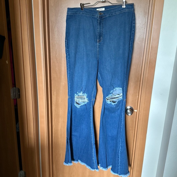 Vibrant Denim - Vibrant Blue Denim Exaggerated Flare Jeans with Classic Twill Weave